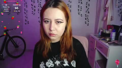 Snapshot of sunset_pienk chatting on 10-23-25, 09:19 Sunset online show from 10-23-25, 09:19