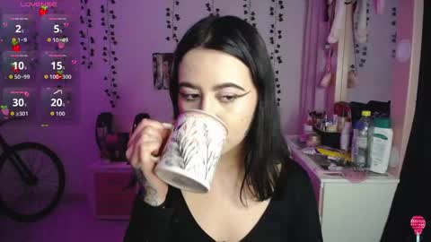 Snapshot of sunset_pienk chatting on 11-19-25, 05:18 Sunset online show from 11-19-25, 05:18