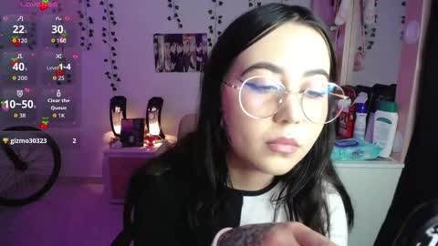 Snapshot of sunset_pienk chatting on 11-27-25, 05:53 Sunset online show from 11-27-25, 05:53