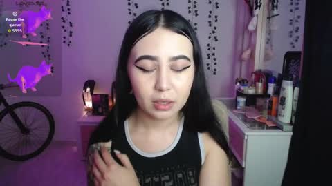 Snapshot of sunset_pienk chatting on 02-17-26, 05:04 Sunset online show from 02-17-26, 05:04