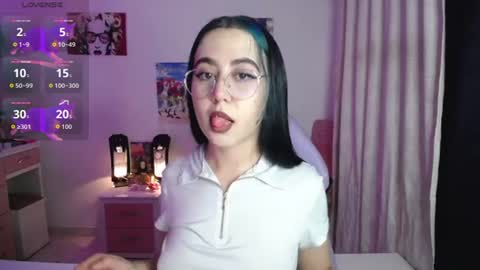 Snapshot of sunset_pienk chatting on 06-12-26, 05:17 Sunset online show from 06-12-26, 05:17