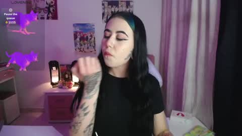 Snapshot of sunset_pienk chatting on 06-26-26, 04:50 Sunset online show from 06-26-26, 04:50