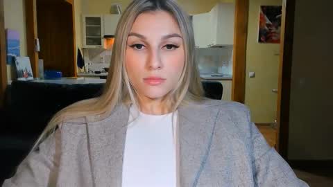 Snapshot of sunsetwithava chatting on 02-22-26, 07:01 sunsetwithava online show from 02-22-26, 07:01