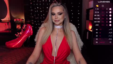 Snapshot of sunshine_vibes chatting on 01-02-25, 04:41 Mistress Molly online show from 01-02-25, 04:41