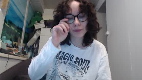 Snapshot of sunshinehella chatting on 01-20-25, 10:29 Hella online show from 01-20-25, 10:29