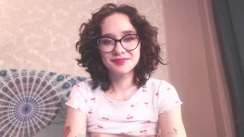 Snapshot of sunshinehella chatting on 01-24-25, 11:26 Hella online show from 01-24-25, 11:26