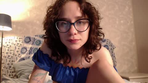 Snapshot of sunshinehella chatting on 02-04-25, 11:16 Hella online show from 02-04-25, 11:16