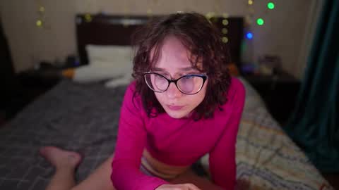 Snapshot of sunshinehella chatting on 02-23-25, 04:02 Hella online show from 02-23-25, 04:02