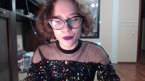 Snapshot of sunshinehella chatting on 02-20-26, 01:00 Hella online show from 02-20-26, 01:00