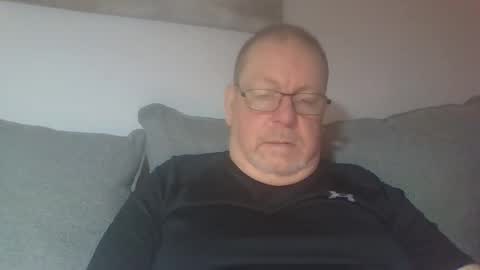 Snapshot of sunspotbaby chatting on 11-12-25, 03:40 Sunspotbaby online show from 11-12-25, 03:40