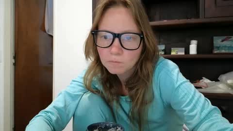 Snapshot of super_jony chatting on 02-19-25, 06:10 super jony and Marta GMT 1300-1800 every day online show from 02-19-25, 06:10