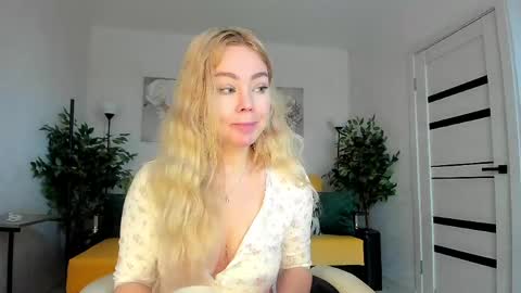 Jenn online show from 04-12-26, 03:55