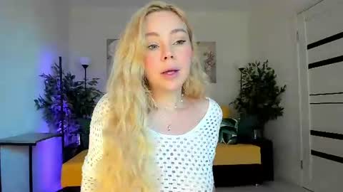 Jenn online show from 06-10-26, 05:07