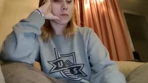 Snapshot of supereasyx chatting on 01-14-25, 05:34 Annie online show from 01-14-25, 05:34