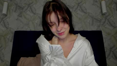 Snapshot of superior_cat chatting on 01-08-25, 12:49 Una online show from 01-08-25, 12:49