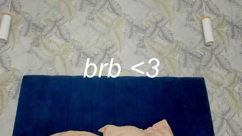 Snapshot of superior_cat chatting on 01-19-25, 07:15 Una online show from 01-19-25, 07:15