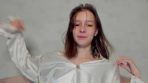 Snapshot of superior_cat chatting on 03-09-26, 10:14 Una online show from 03-09-26, 10:14