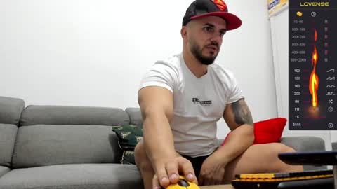 Snapshot of supermanboyxxl chatting on 12-28-24, 01:50 supermanboyxxl online show from 12-28-24, 01:50