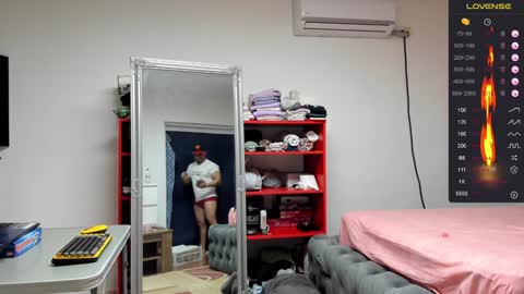 Snapshot of supermanboyxxl chatting on 01-25-25, 03:30 supermanboyxxl online show from 01-25-25, 03:30