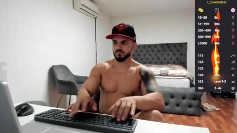 Snapshot of supermanboyxxl chatting on 10-22-25, 05:52 supermanboyxxl online show from 10-22-25, 05:52