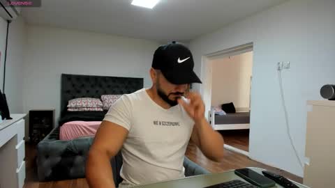 Snapshot of supermanboyxxl chatting on 11-03-25, 07:31 supermanboyxxl online show from 11-03-25, 07:31