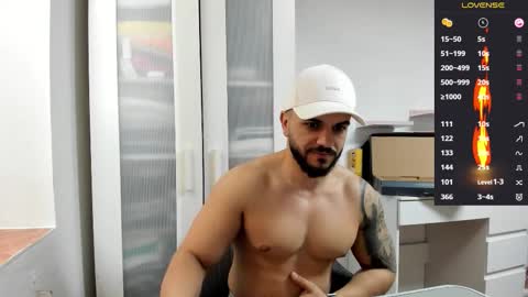 Snapshot of supermanboyxxl chatting on 03-12-26, 08:09 supermanboyxxl online show from 03-12-26, 08:09