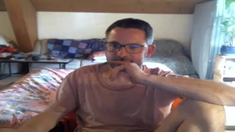 Snapshot of supersquirrel81 chatting on 05-08-26, 04:01 supersquirrel81 online show from 05-08-26, 04:01