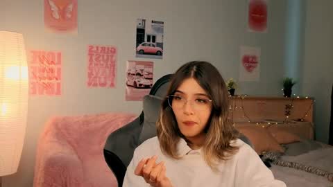 Sara online show from 04-28-26, 01:16