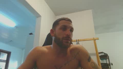 Snapshot of surfdog95 chatting on 09-11-25, 08:09 surfdog95 online show from 09-11-25, 08:09