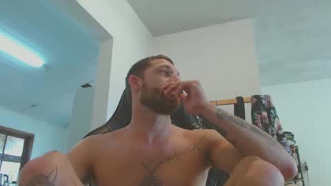 Snapshot of surfdog95 chatting on 09-19-25, 05:46 surfdog95 online show from 09-19-25, 05:46