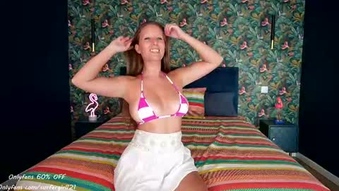 Snapshot of surfergirl121 chatting on 07-18-26, 01:59 Allie online show from 07-18-26, 01:59