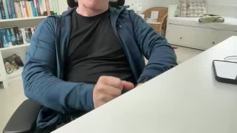 surfstar81 online show from 11-28-25, 09:23