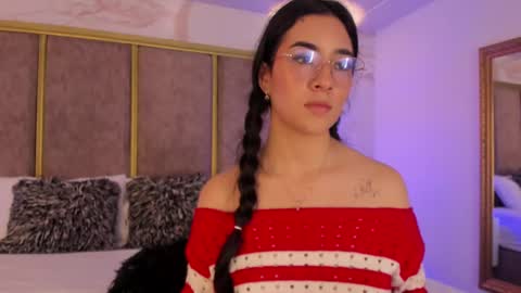 Snapshot of susa1userma_ chatting on 02-21-25, 02:39 Susann online show from 02-21-25, 02:39