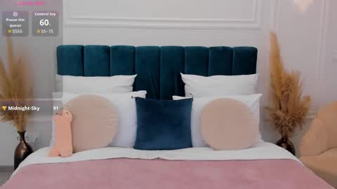 Snapshot of susanblare chatting on 11-10-25, 01:32 Susan online show from 11-10-25, 01:32