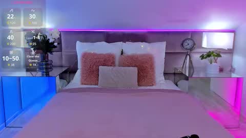 Snapshot of susanblare chatting on 01-18-26, 01:15 Susan online show from 01-18-26, 01:15