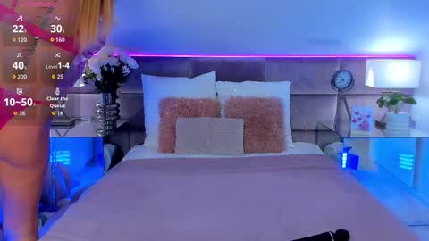 Snapshot of susanblare chatting on 02-22-26, 01:20 Susan online show from 02-22-26, 01:20