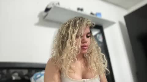 susan online show from 12-22-25, 01:02