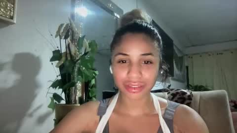 Snapshot of susandolls_ chatting on 06-02-26, 04:47 susan online show from 06-02-26, 04:47