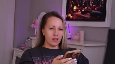 SusanJewel online show from 11-17-25, 07:47