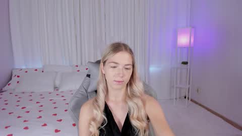 Snapshot of susanmimi chatting on 09-18-25, 02:13 Susan online show from 09-18-25, 02:13