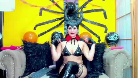 susanslim online show from 10-29-25, 03:36