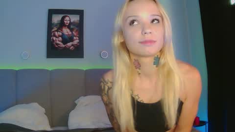 Snapshot of susansmither chatting on 09-22-25, 11:23 Suss online show from 09-22-25, 11:23