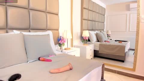 susanthomass online show from 09-26-25, 07:40