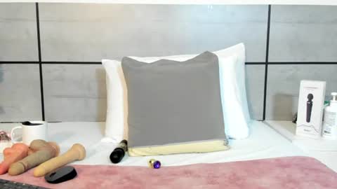 susanthomass online show from 07-03-26, 07:42