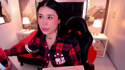 susanvilla online show from 11-26-25, 07:48