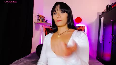 Snapshot of susanyrosa chatting on 10-22-25, 11:26 Susanyrosa online show from 10-22-25, 11:26