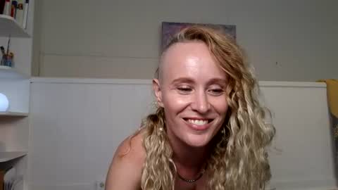 Susie and Lacey online show from 08-10-26, 02:59