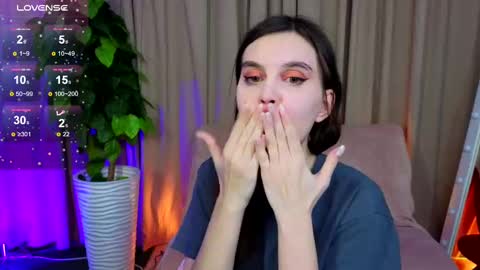 Susie online show from 02-10-25, 01:22