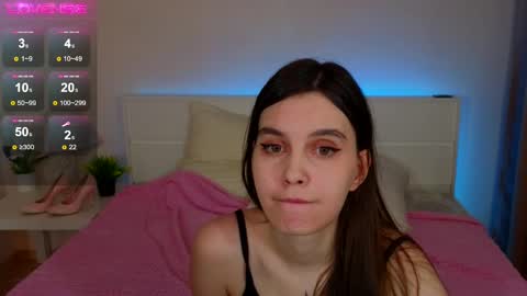 Susie online show from 03-11-25, 04:10