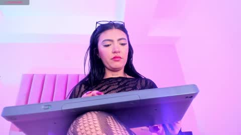 Snapshot of sussan_nicolle1 chatting on 01-31-25, 06:03 Sussan Nicole online show from 01-31-25, 06:03